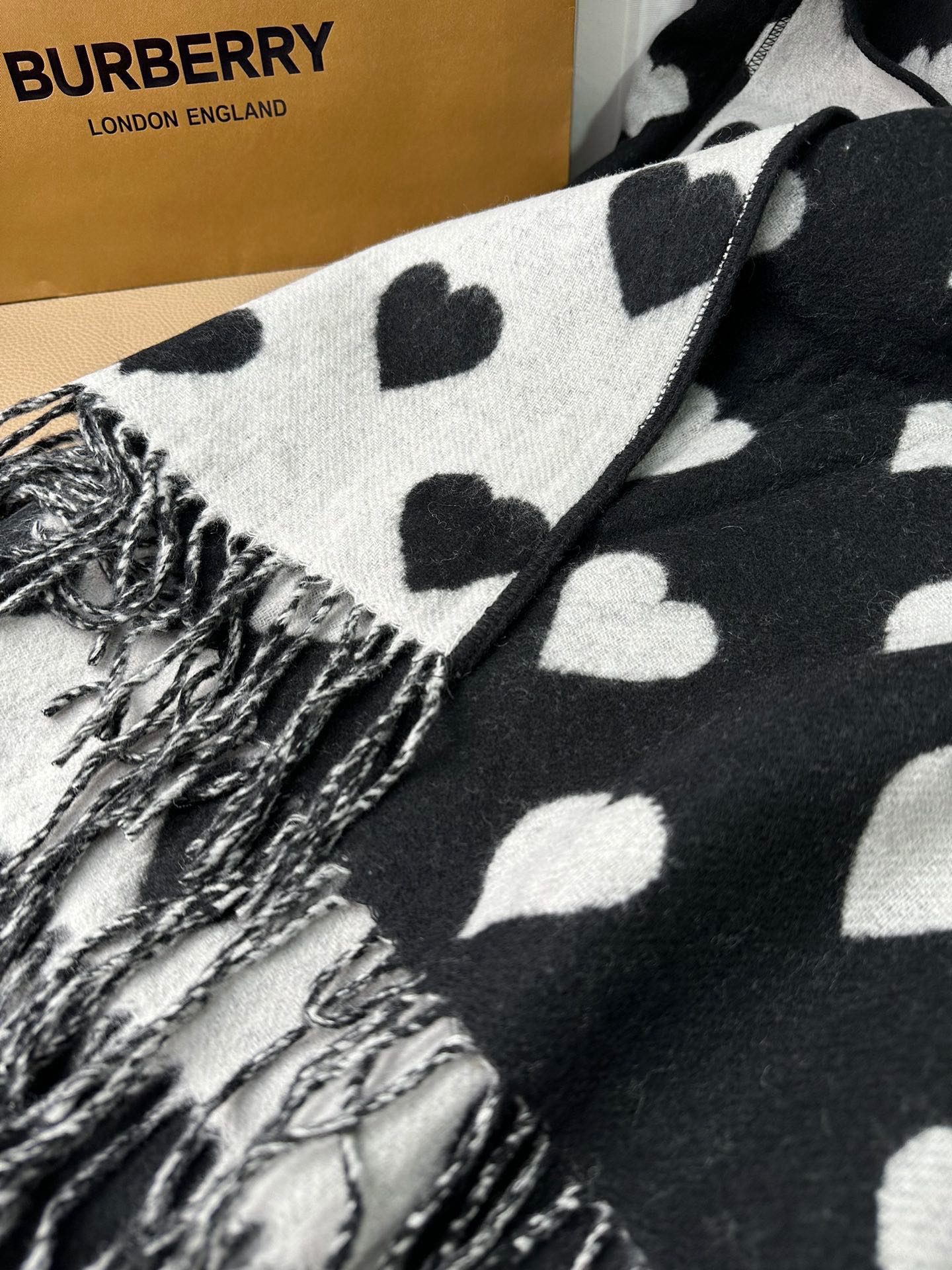 P。B家。【巴黎时装周秀款！💕！】【高品质！！真真正正的福利！！】【尽管拿市面上任何一家的货来对比我家品