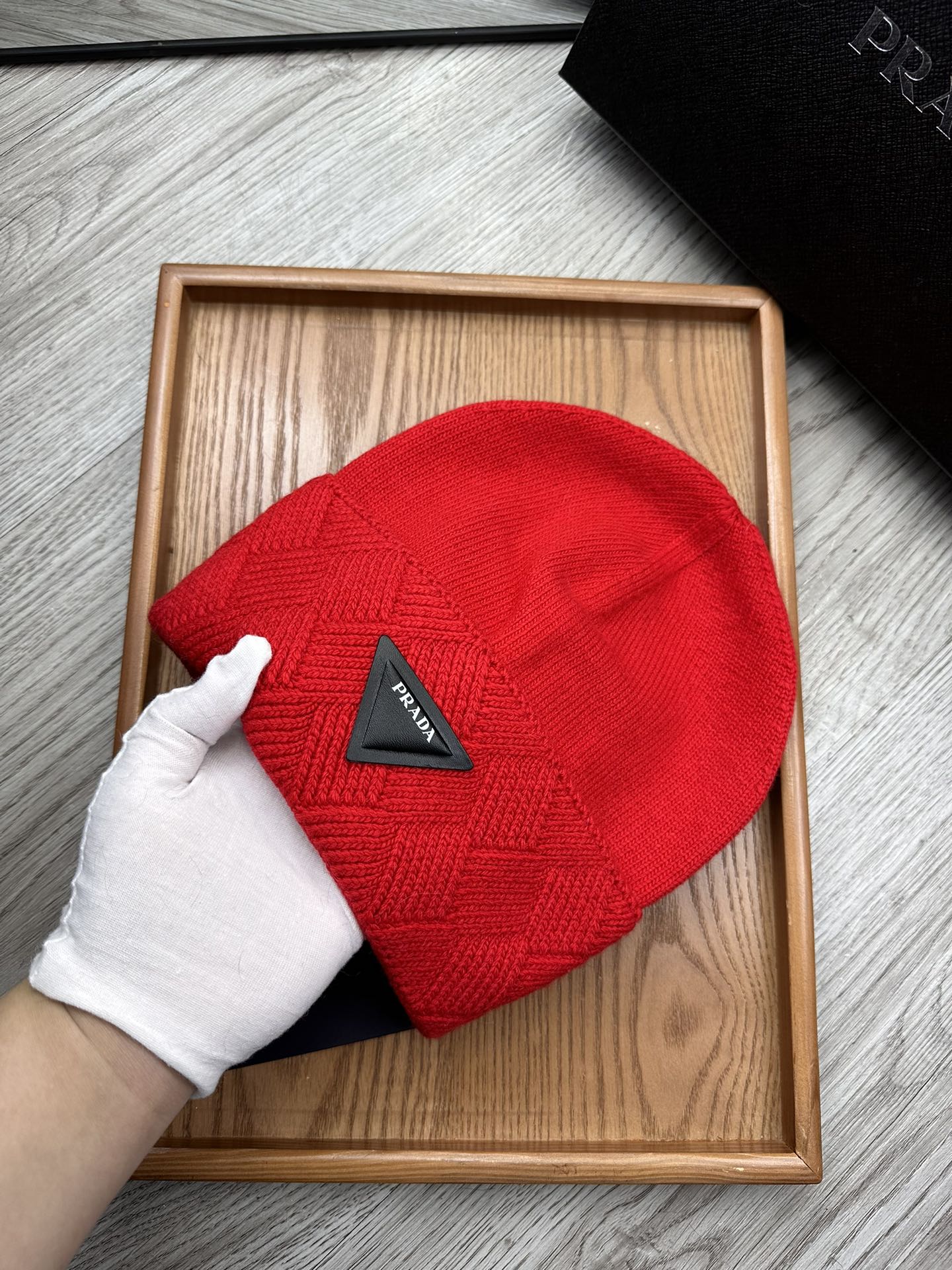 🌹。Prada。 【羊毛单帽】客供小羊毛！珍贵典藏的灵魂帽子！客供色纱.每个颜色都非常好看！经典！手感软