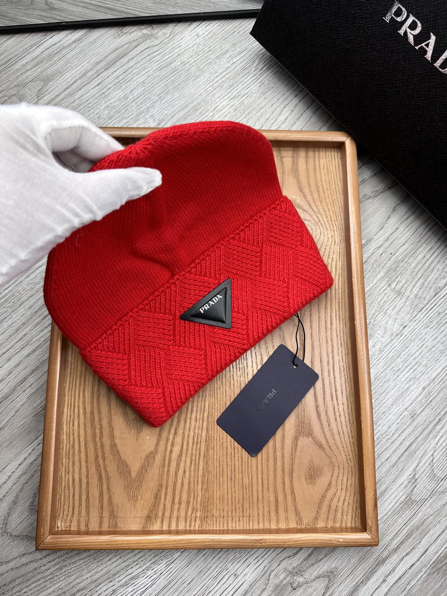 🌹。Prada。 【羊毛单帽】客供小羊毛！珍贵典藏的灵魂帽子！客供色纱.每个颜色都非常好看！经典！手感软