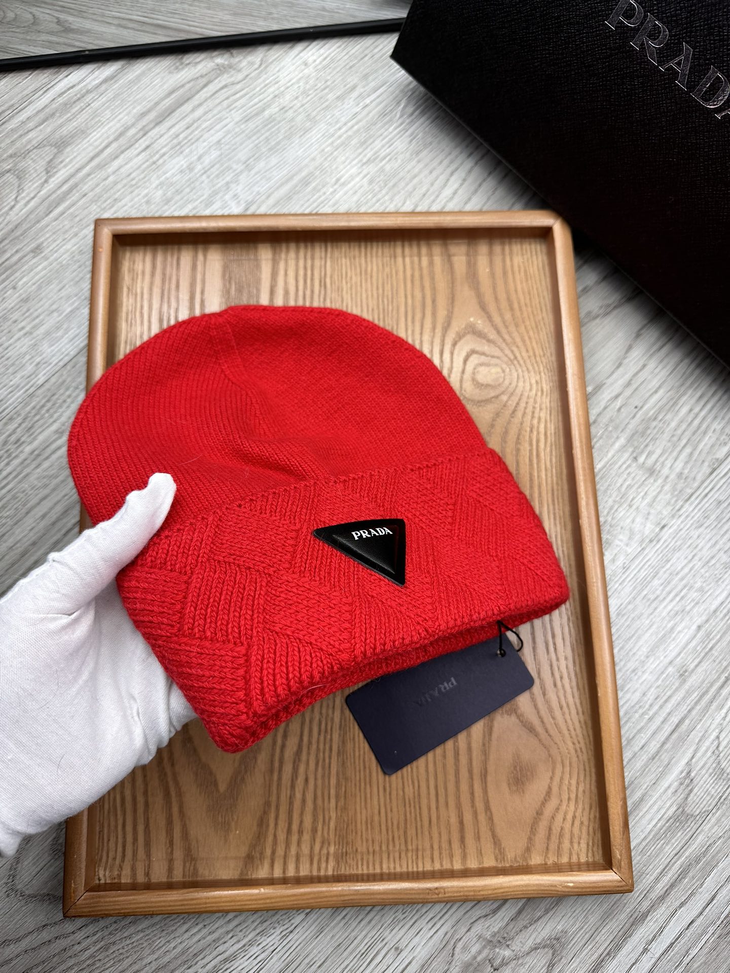 🌹。Prada。 【羊毛单帽】客供小羊毛！珍贵典藏的灵魂帽子！客供色纱.每个颜色都非常好看！经典！手感软