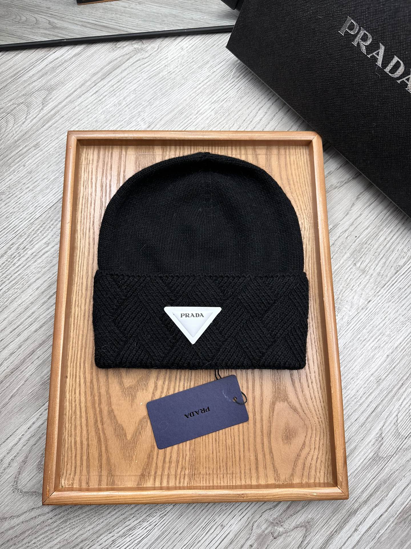 🌹。Prada。 【羊毛单帽】客供小羊毛！珍贵典藏的灵魂帽子！客供色纱.每个颜色都非常好看！经典！手感软