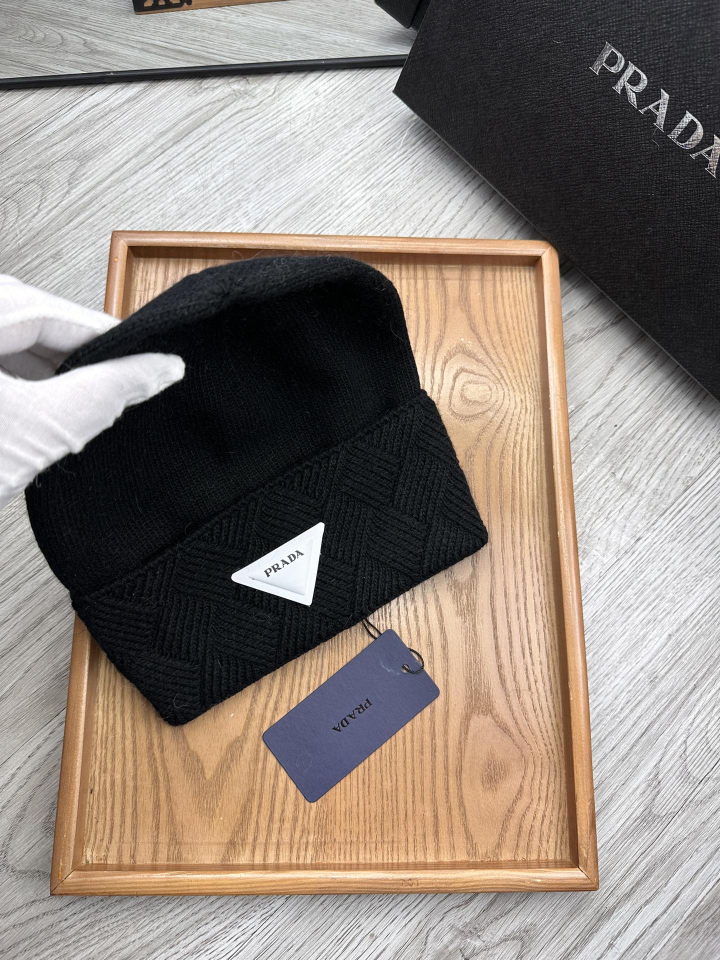 🌹。Prada。 【羊毛单帽】客供小羊毛！珍贵典藏的灵魂帽子！客供色纱.每个颜色都非常好看！经典！手感软