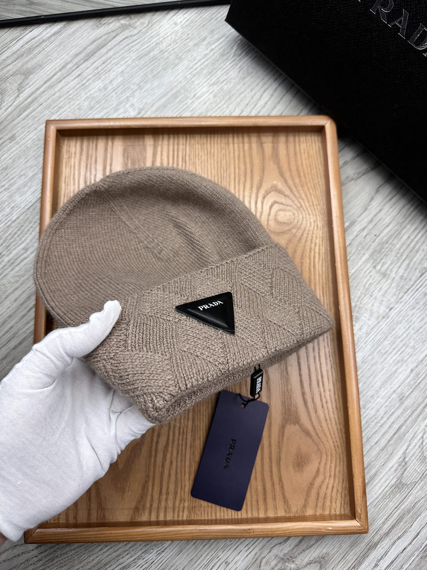 🌹。Prada。 【羊毛单帽】客供小羊毛！珍贵典藏的灵魂帽子！客供色纱.每个颜色都非常好看！经典！手感软