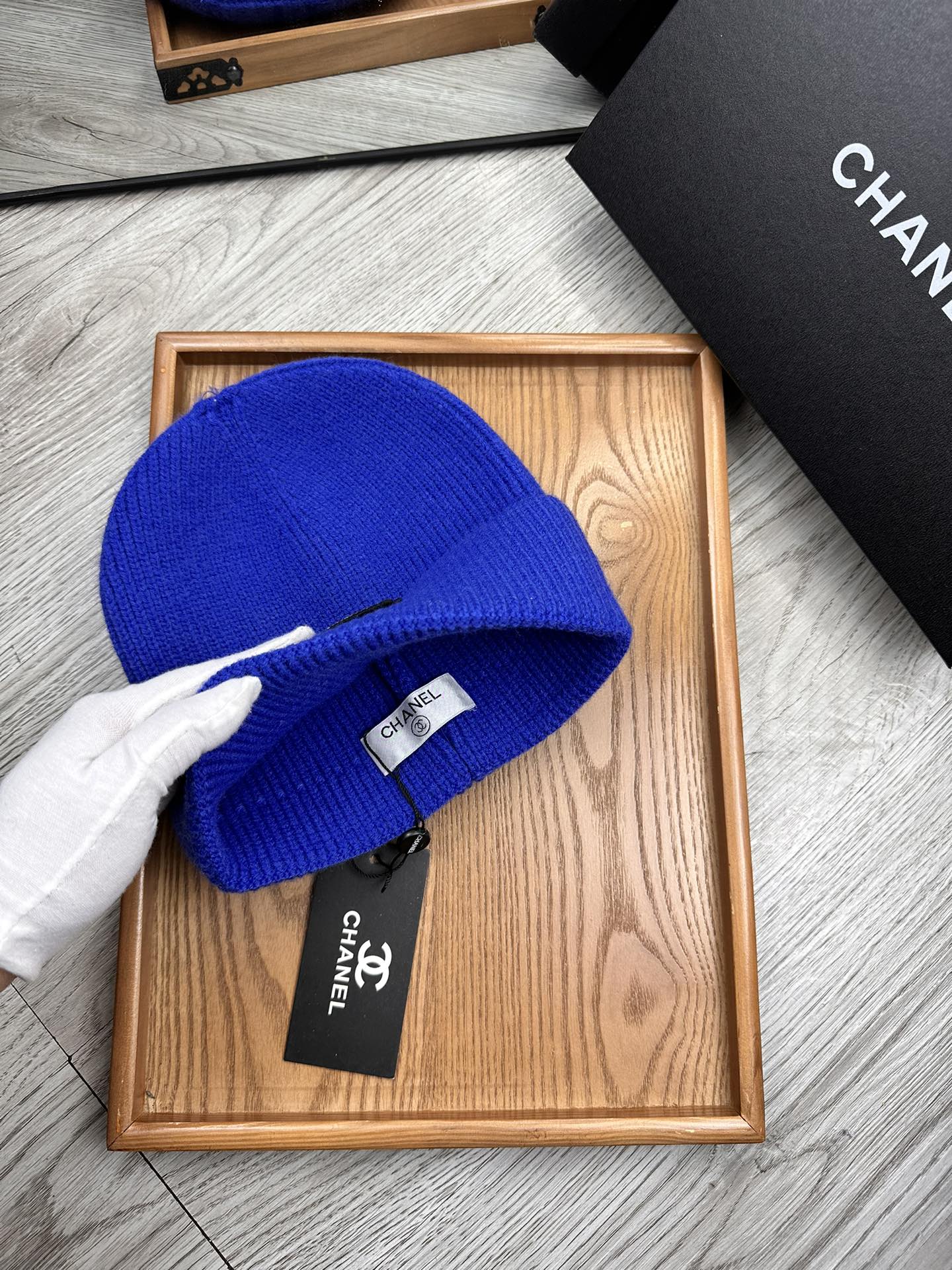 。C家。福利！！新款上架，特别实惠的一个系列帽子，面料：毛线。密度紧致！毛线针织面料手感舒适透气性好！款