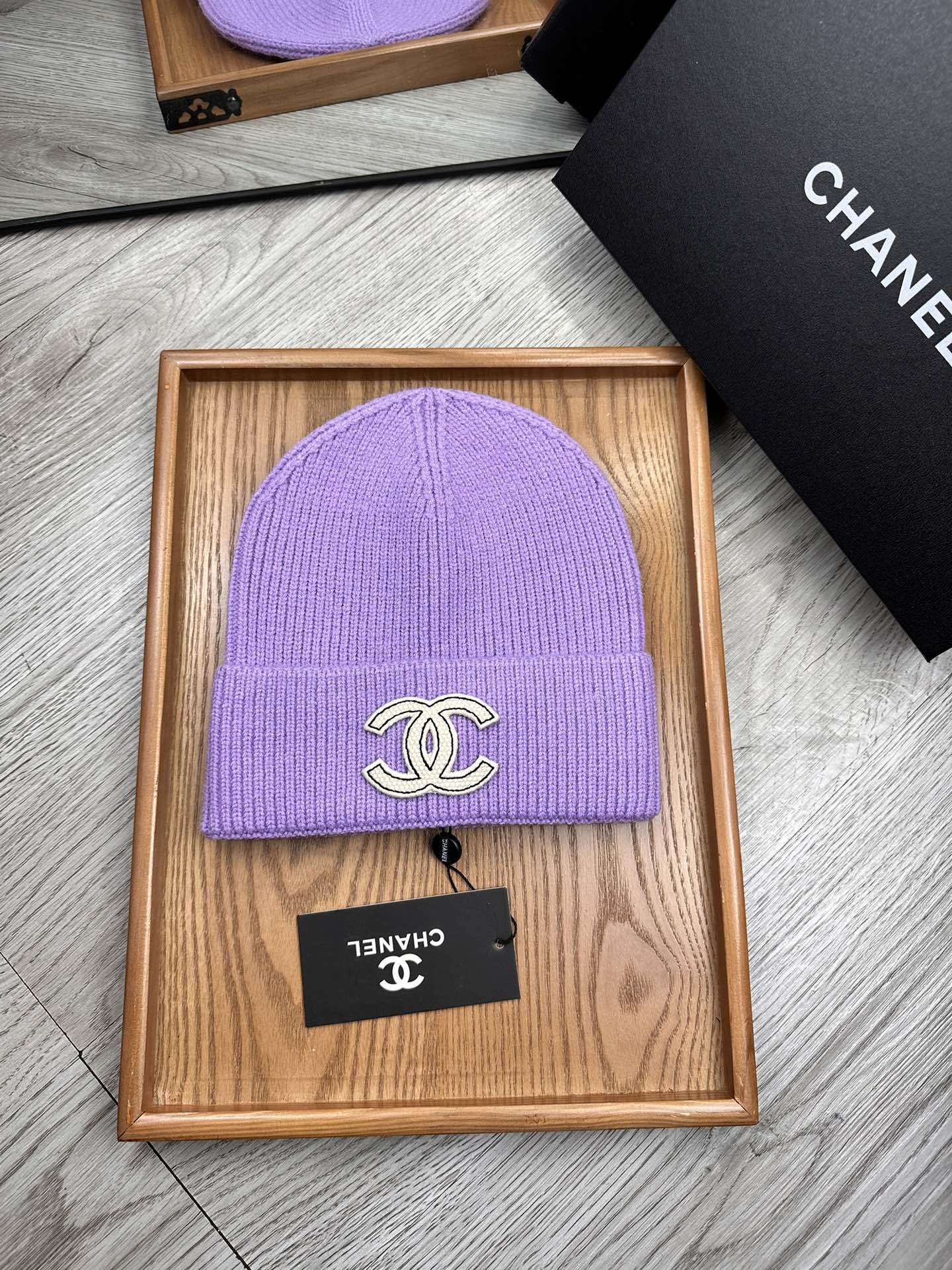 。C家。福利！！新款上架，特别实惠的一个系列帽子，面料：毛线。密度紧致！毛线针织面料手感舒适透气性好！款