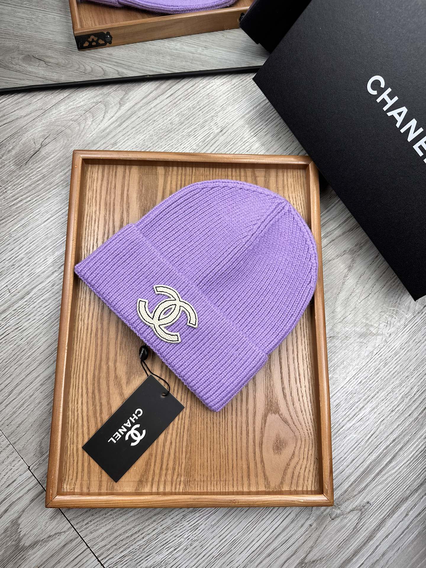 。C家。福利！！新款上架，特别实惠的一个系列帽子，面料：毛线。密度紧致！毛线针织面料手感舒适透气性好！款