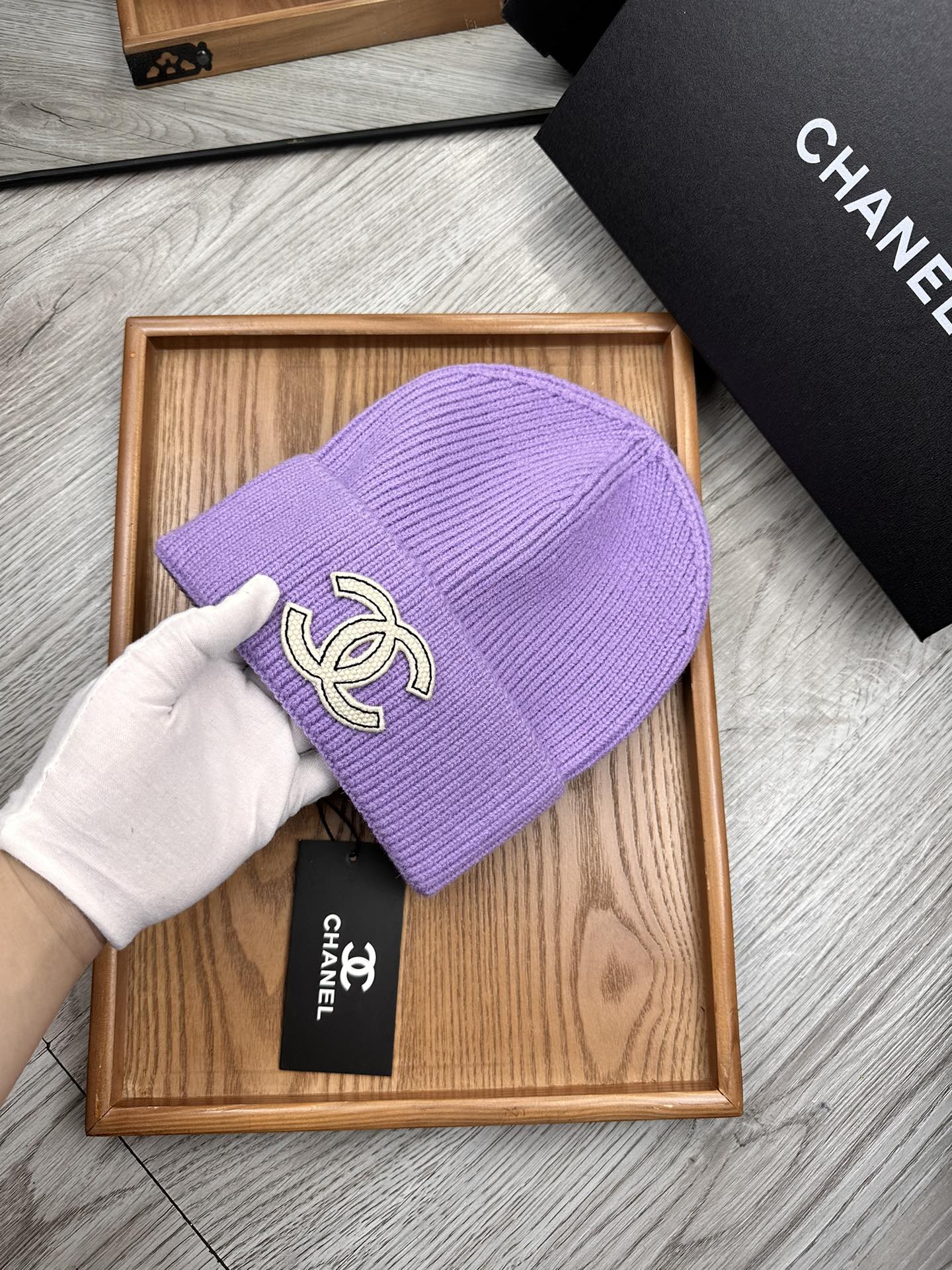 。C家。福利！！新款上架，特别实惠的一个系列帽子，面料：毛线。密度紧致！毛线针织面料手感舒适透气性好！款