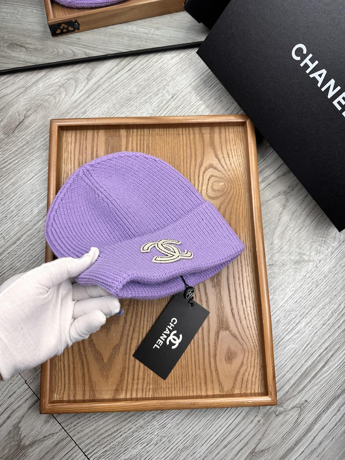 。C家。福利！！新款上架，特别实惠的一个系列帽子，面料：毛线。密度紧致！毛线针织面料手感舒适透气性好！款