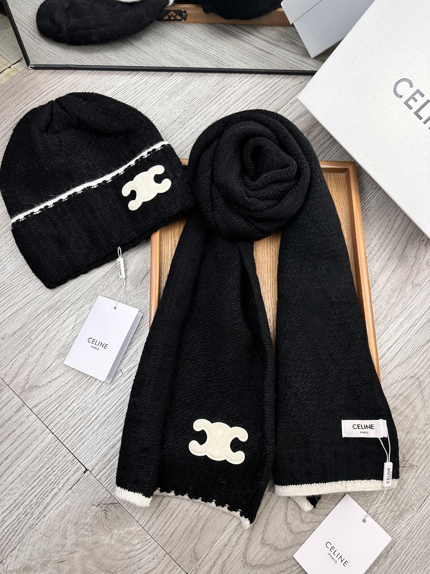 🌹。赛琳。【两件套-羊毛套装帽子】经典套装帽子！帽子➕围巾！70%羊毛+30%兔毛。暖暖哒超级舒服～冬日小姐姐减龄神器哦