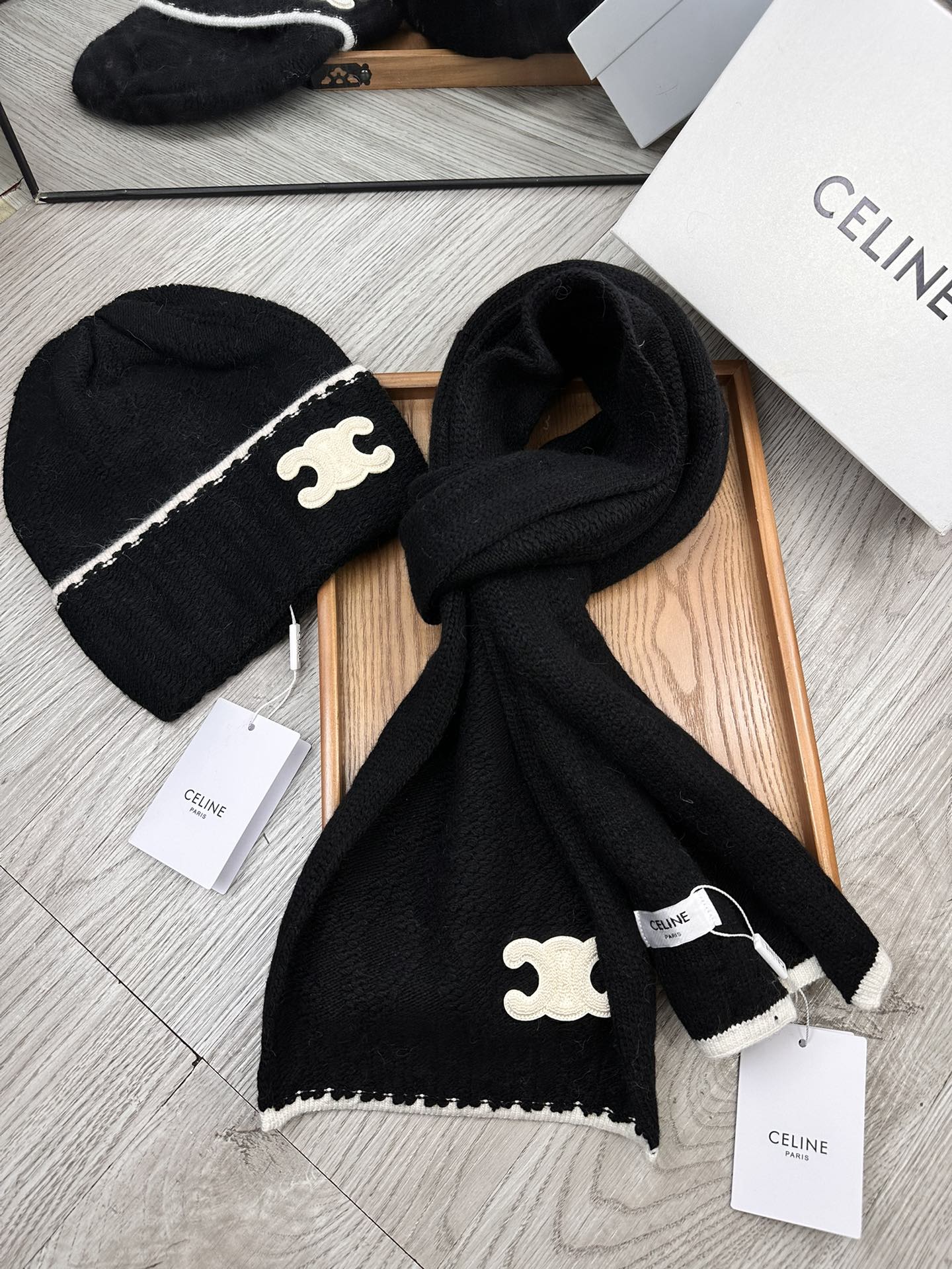 🌹。赛琳。【两件套-羊毛套装帽子】经典套装帽子！帽子➕围巾！70%羊毛+30%兔毛。暖暖哒超级舒服～冬日小姐姐减龄神器哦