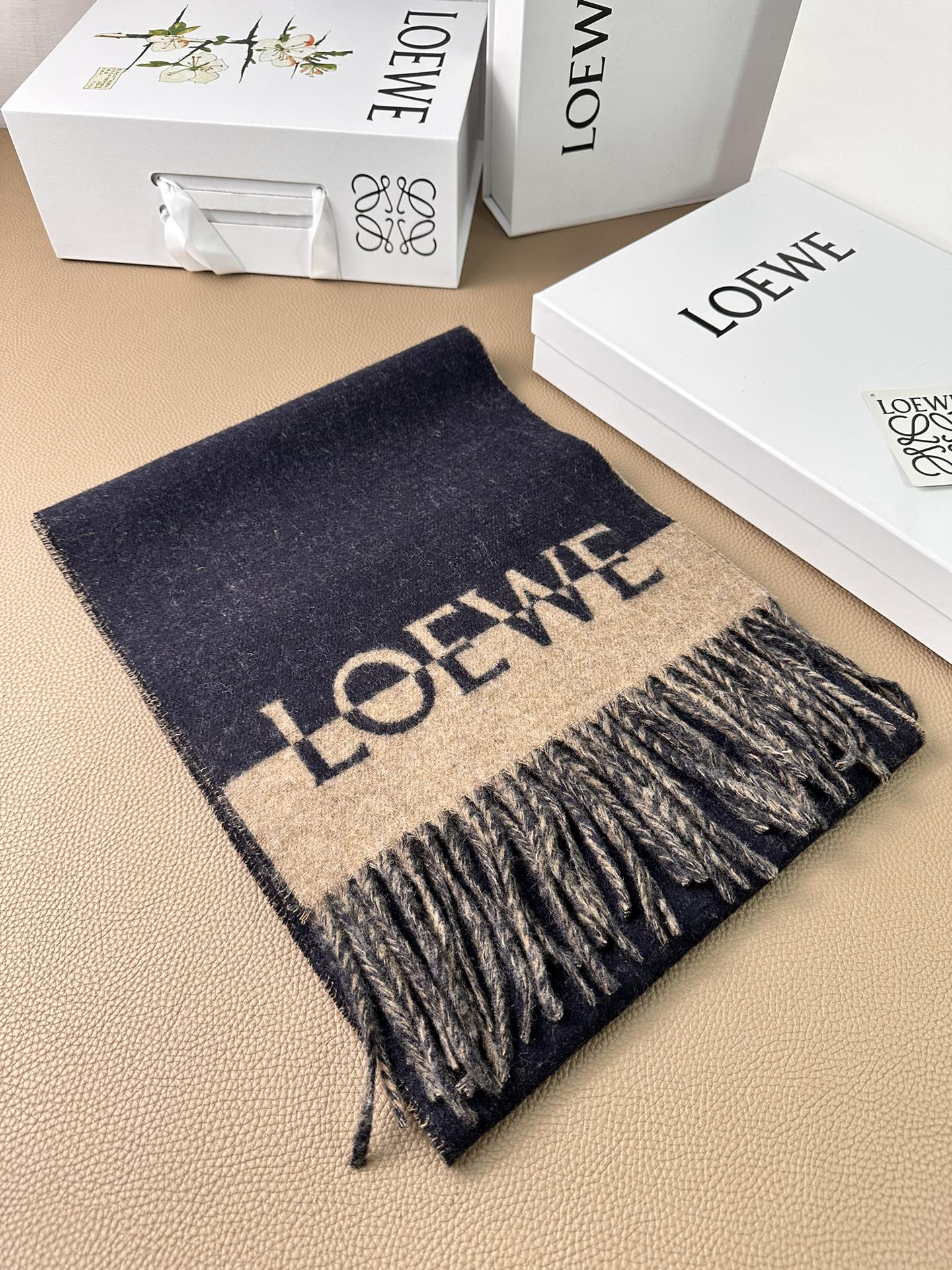 loewe罗威家法国订单货！75%羊羔毛25%安哥拉羊绒180*30cm这才是专柜真品成分手感极好蓬松感