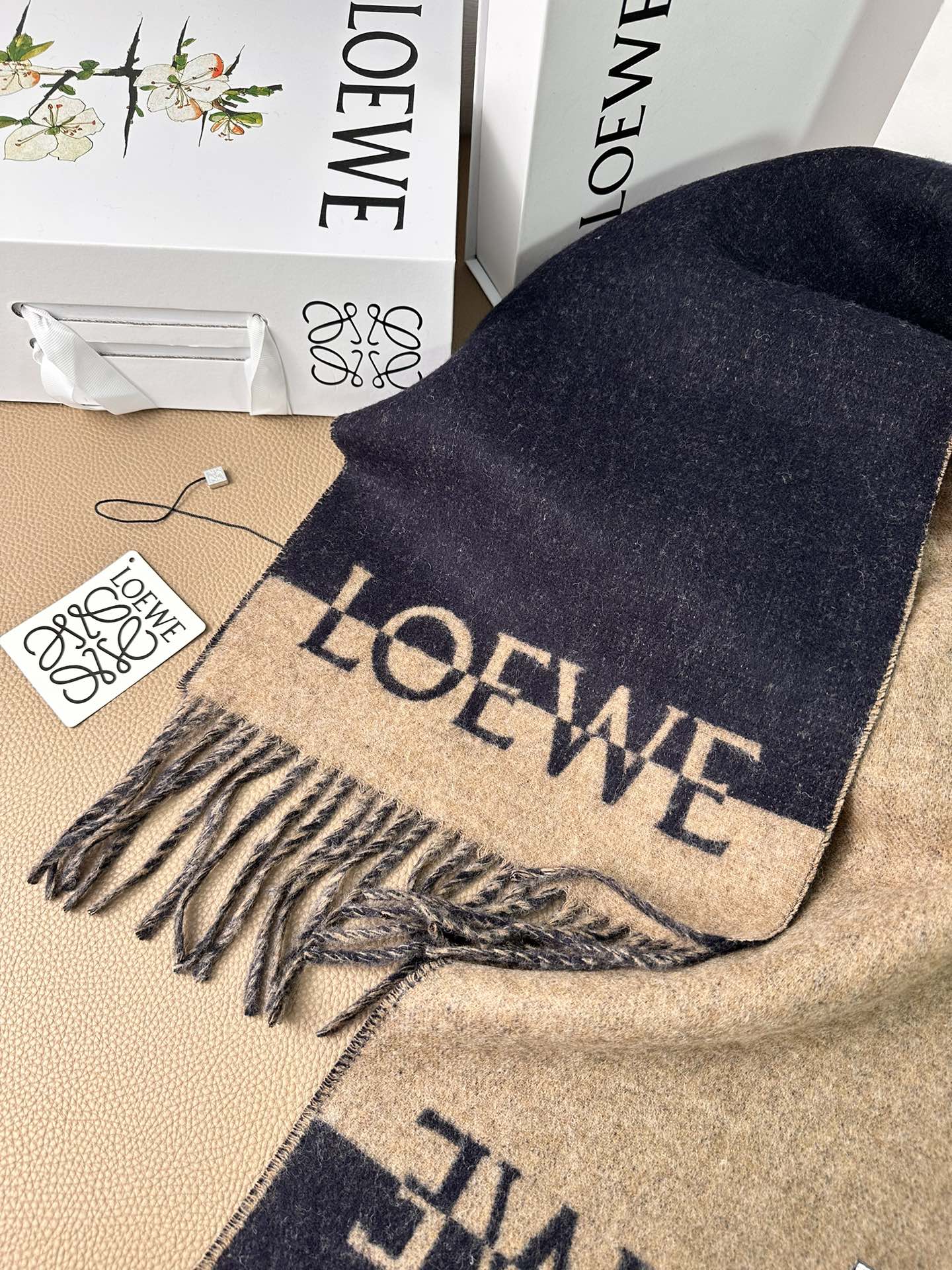 loewe罗威家法国订单货！75%羊羔毛25%安哥拉羊绒180*30cm这才是专柜真品成分手感极好蓬松感