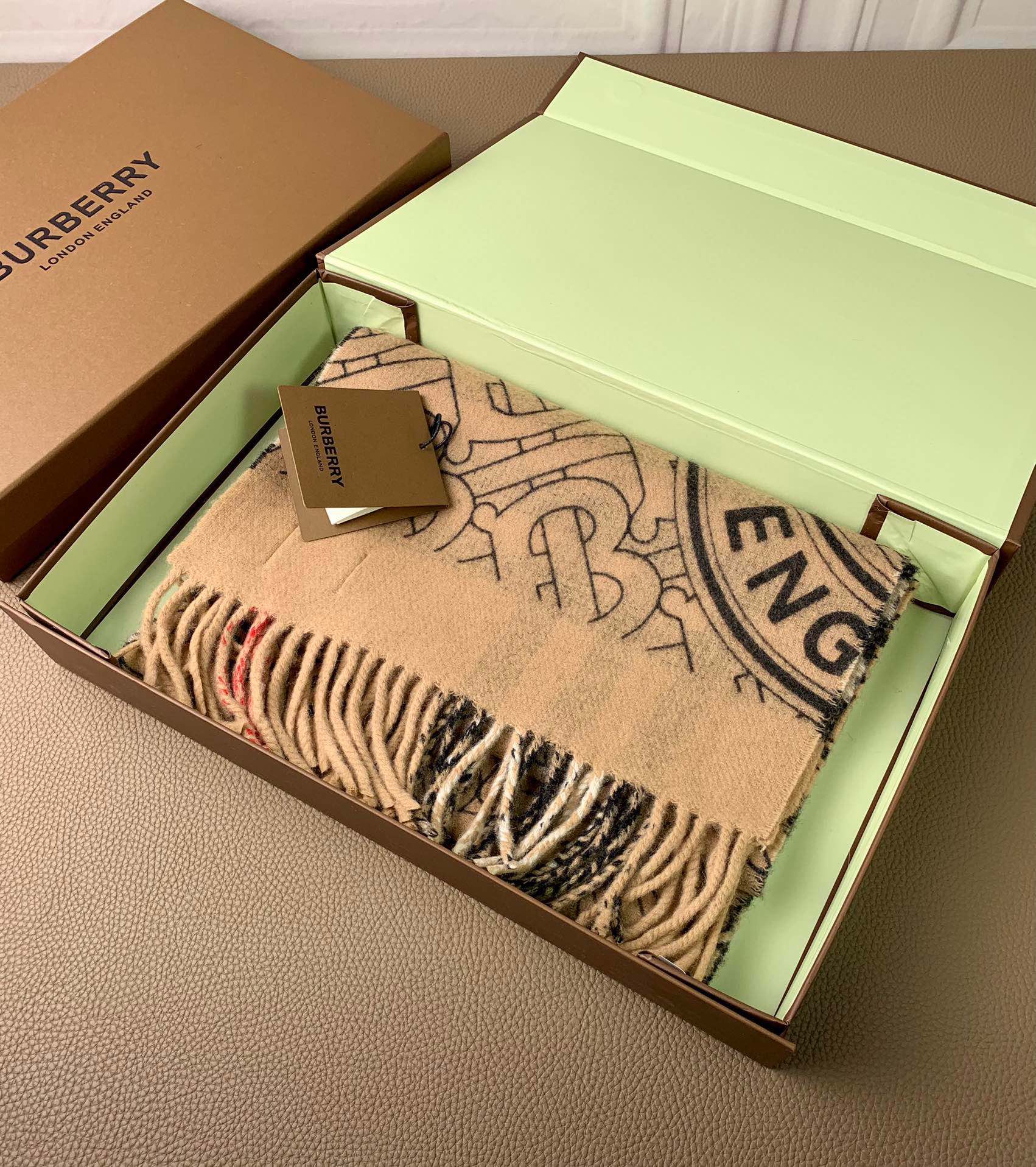 。BU家。【1:1复刻格纹双面羊绒长巾】博柏利苏格兰格纹拓字新品！专柜同步单色上新！ 流苏围巾，精选苏格