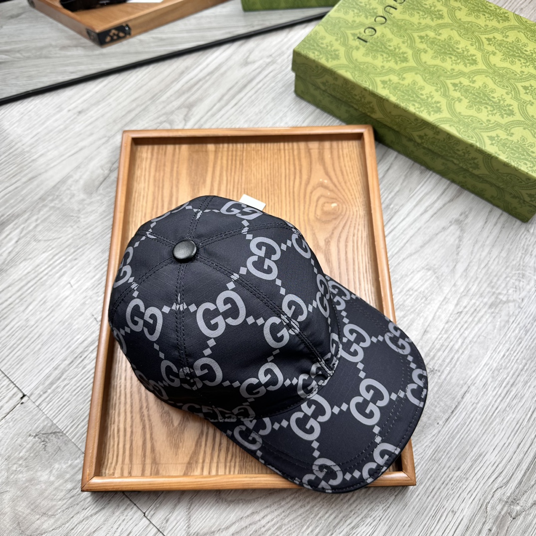 Fashionable High-End Leather Hats with Oxford Material and Cow Skin Detailing - 图片 3