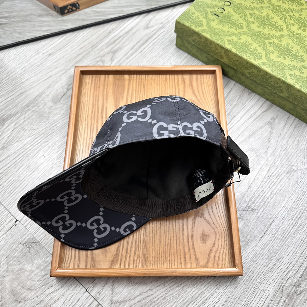 Fashionable High-End Leather Hats with Oxford Material and Cow Skin Detailing - 图片 8