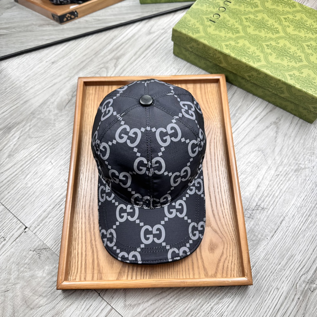 Fashionable High-End Leather Hats with Oxford Material and Cow Skin Detailing - 图片 1