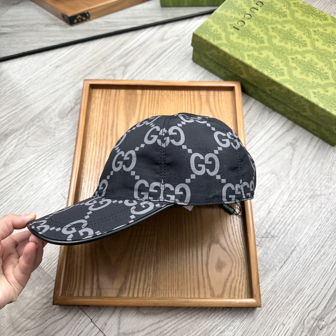 Fashionable High-End Leather Hats with Oxford Material and Cow Skin Detailing - 图片 6