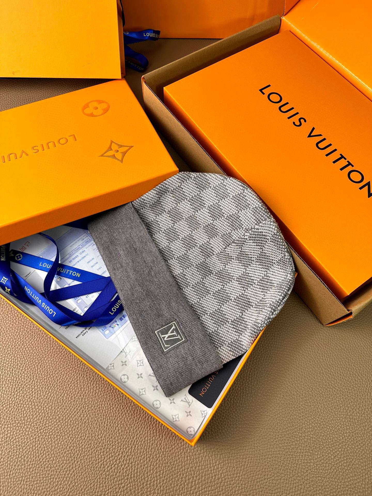 。L家。【羊毛单帽】专柜专柜专柜直接下的订单.电子版合确认信息拍你们.客供小羊毛！珍贵典藏的灵魂帽子！客