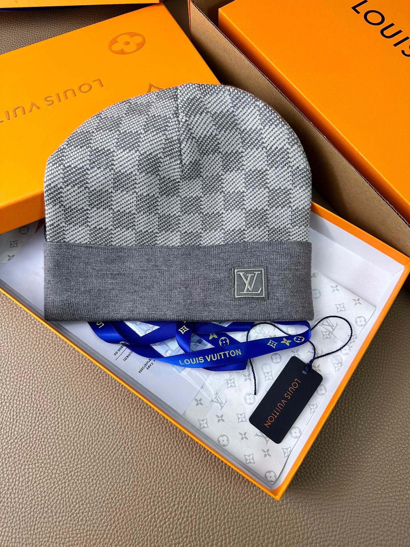 。L家。【羊毛单帽】专柜专柜专柜直接下的订单.电子版合确认信息拍你们.客供小羊毛！珍贵典藏的灵魂帽子！客