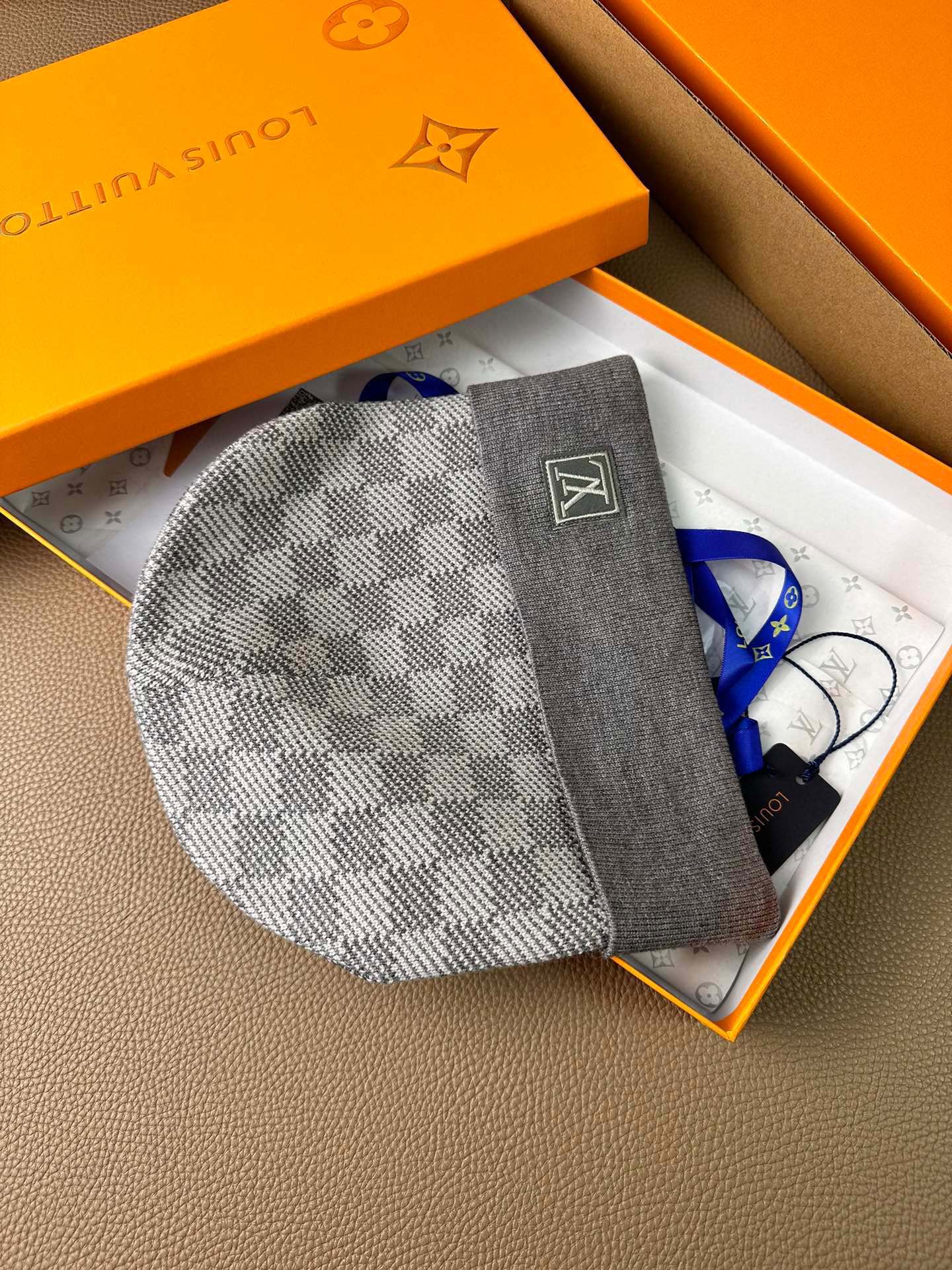 。L家。【羊毛单帽】专柜专柜专柜直接下的订单.电子版合确认信息拍你们.客供小羊毛！珍贵典藏的灵魂帽子！客