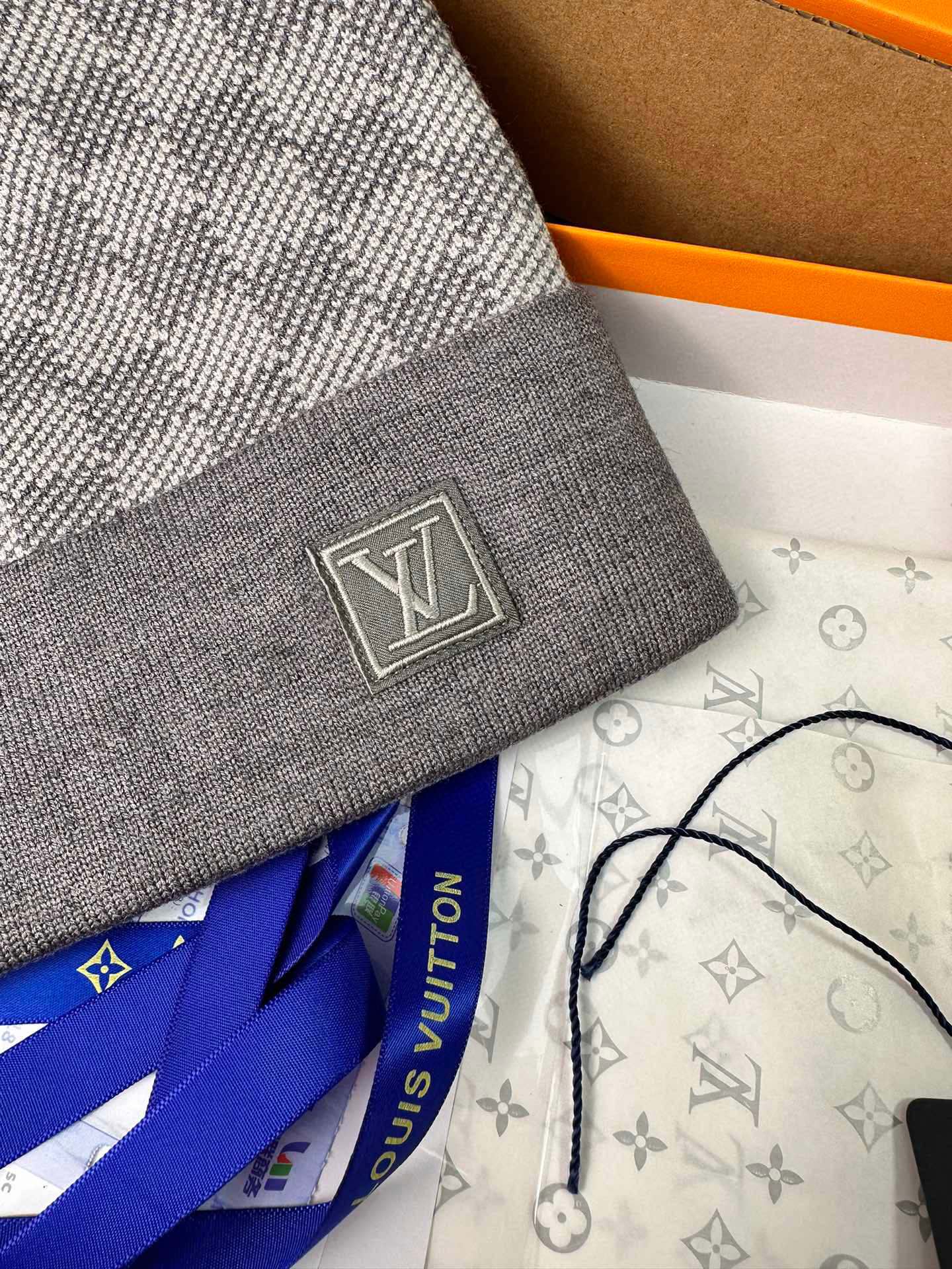 。L家。【羊毛单帽】专柜专柜专柜直接下的订单.电子版合确认信息拍你们.客供小羊毛！珍贵典藏的灵魂帽子！客