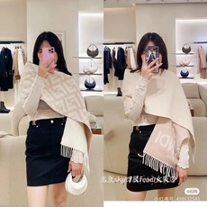 🆕 P🆕 。F家。【FF双面渐变】最新出炉 连代购图都少的新款 炒鸡无敌的美 双面双色提花渐变 羊绒羊毛原料 手感简 🆕 P🆕 。F家。【FF双面渐变】最新出炉 连代购图都少的新款 炒鸡无敌的美 双面双色提花渐变 羊绒羊毛原料 手感简