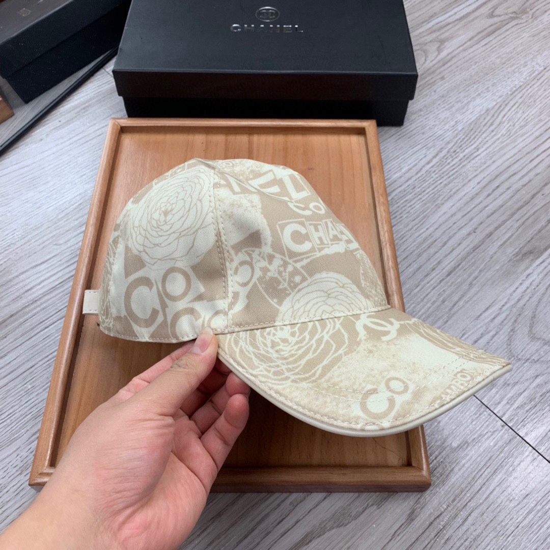 🌹。C家。印花款【超A品质】最新款！时尚潮流，高端做工！每一个帽子都是用心之作！牛津材质！头层牛皮！配盒