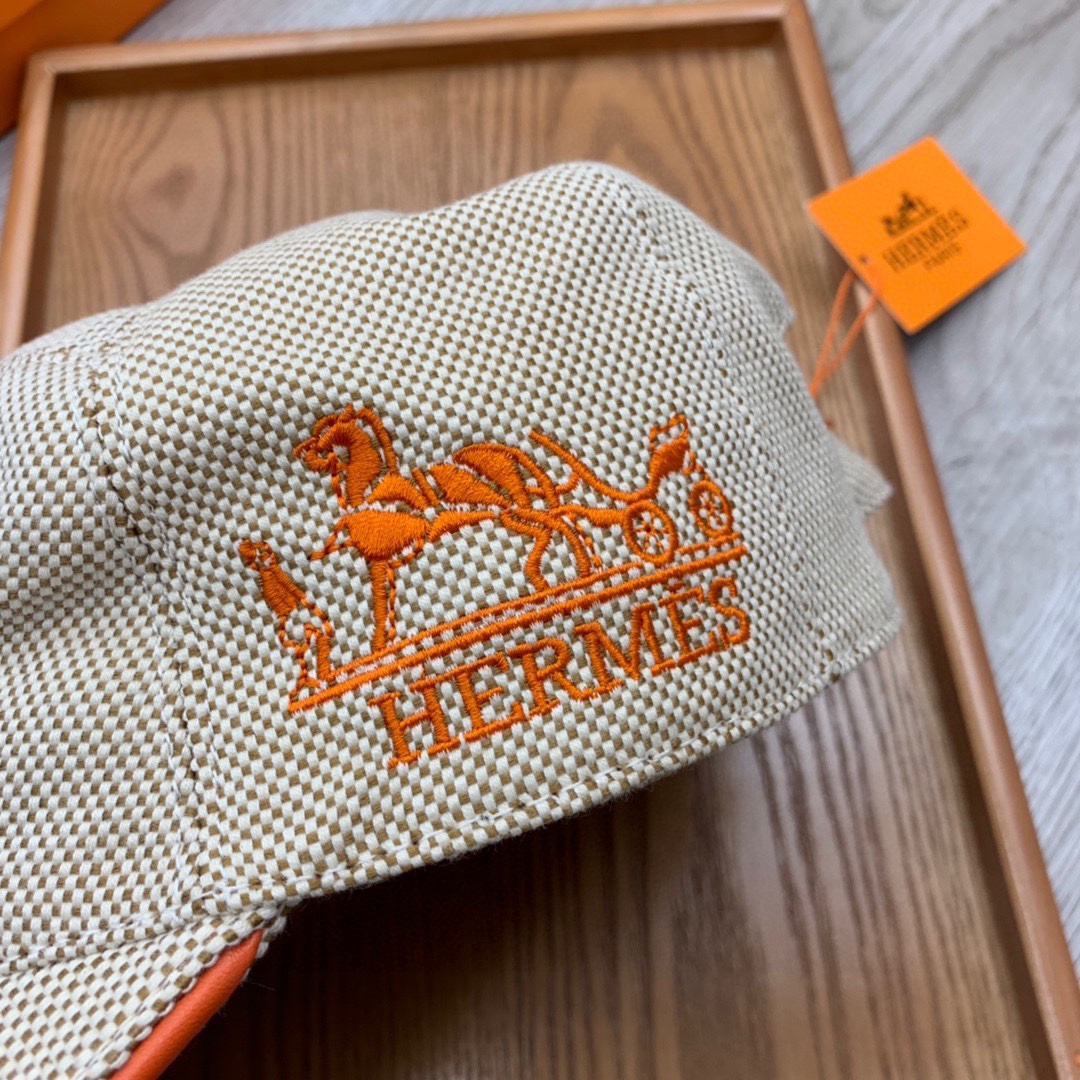 🌹。H家。原版钉子扣【超A品质】最新款！时尚潮流，高端做工！每一个帽子都是用心之作！牛津材质！头层牛皮！