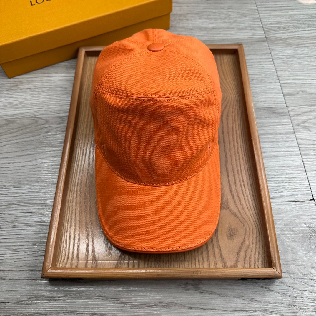From China
 Hermes Hats Cowhide Genuine Leather Fashion