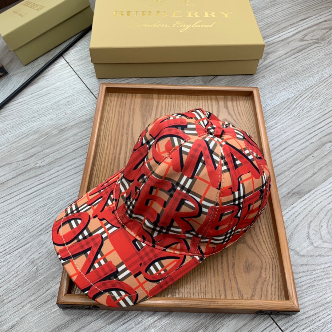 🌹。B家。涂鸦包边【超A品质】最新款！时尚潮流，高端做工！每一个帽子都是用心之作！牛津材质！头层牛皮！配