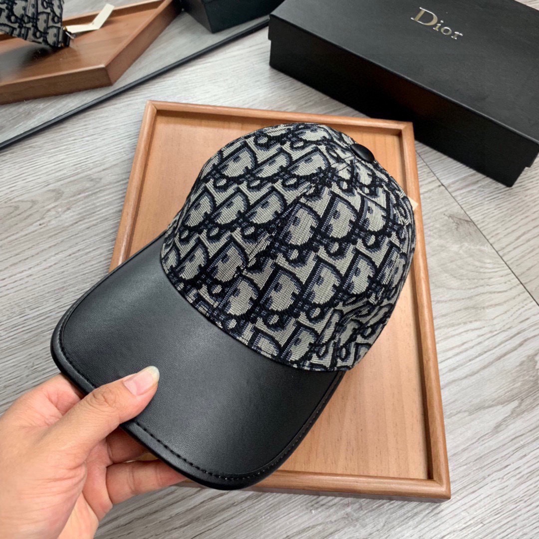 High-End Monochrome Leather Hats: Quality Craftsmanship and Attention to Detail - 图片 6