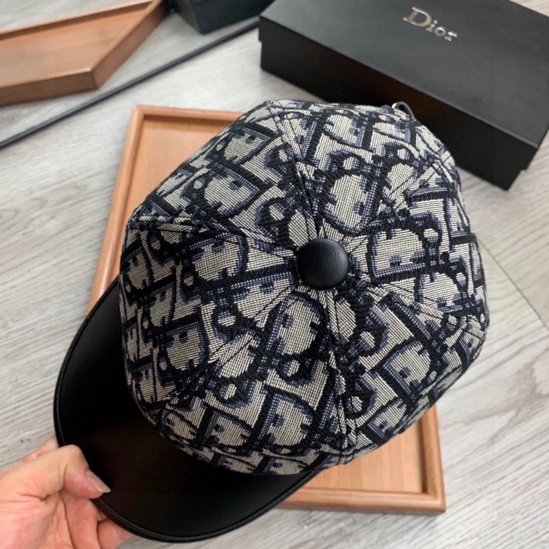 High-End Monochrome Leather Hats: Quality Craftsmanship and Attention to Detail - 图片 7