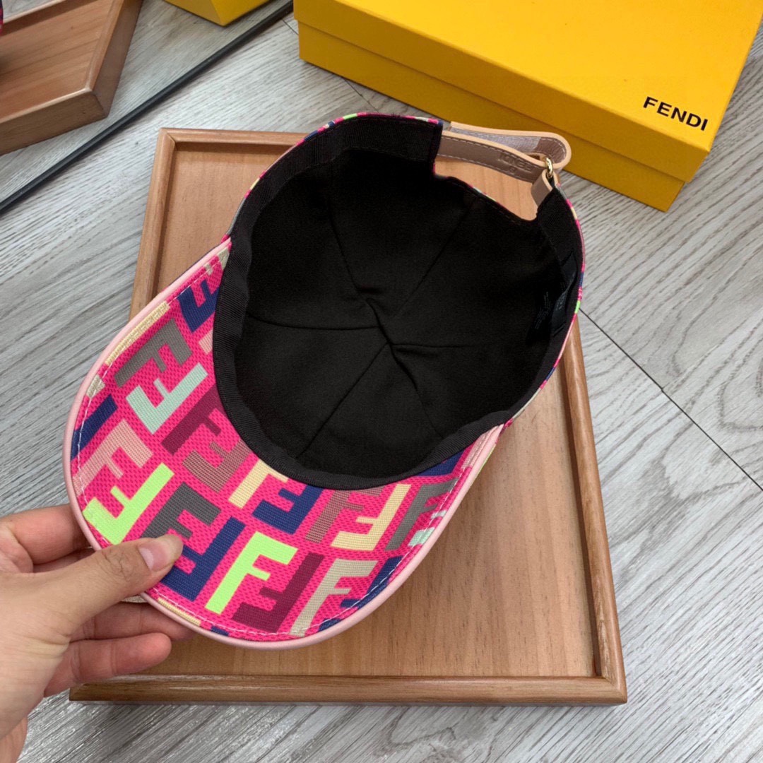 High-End Monochrome Fashion Hats: Oxford Material, Leather Details, Exceptional Quality. - 图片 9