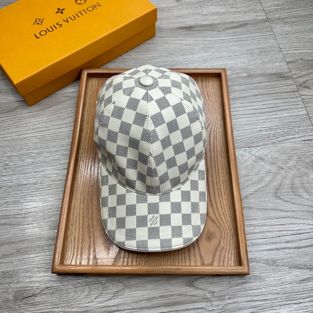 NO:866434,.L family. Single style and single color. [Super A quality] Latest model!  Fashion trend, high-end workmanship!  Every hat is made with care!  Oxford material!  First layer of cowhide!  Comes with box and dust bag!  Extraordinary quality, details are also very important. Genuine leather cap nails, leather adjustment strap!  hat straw hat bucket hat baseball cap,hat,louis vuitton,espadrilles,cowhide,hats19860909.L家. 单款单色.【超A品质】最新款！时尚潮流,高端做工！每一个帽子都是用心之作！牛津材质！头层牛皮！配盒子、防尘袋！非一般的品质,细节也很重要.真皮帽钉,真皮调节带！帽子草帽渔夫帽棒球帽,帽子,louis vuitton,espadrilles,cowhide,hats,hat