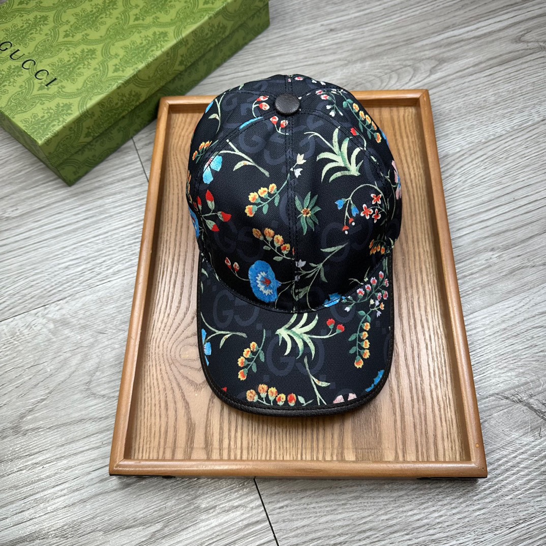 High-End Monochrome Leather Hats with Oxford Material and Special Details - 图片 1