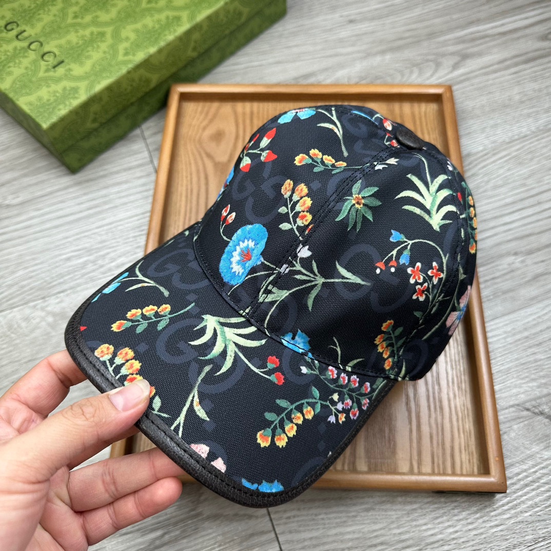 High-End Monochrome Leather Hats with Oxford Material and Special Details - 图片 5
