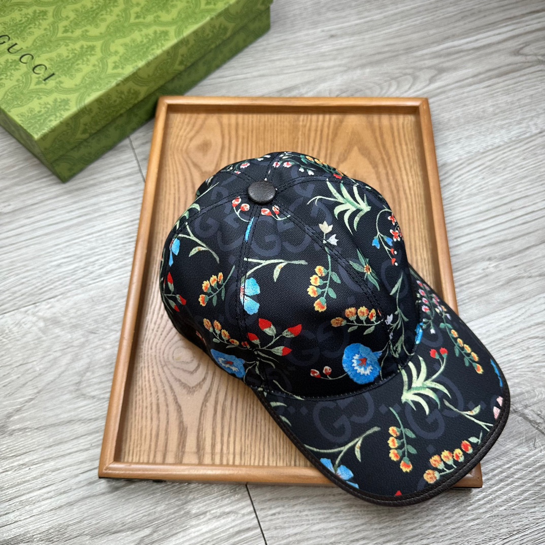 High-End Monochrome Leather Hats with Oxford Material and Special Details - 图片 3