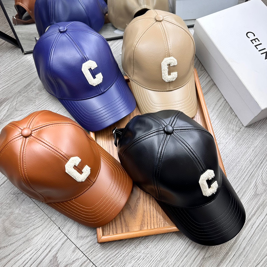 。赛琳。专柜11皮帽子。【配防尘袋】新品棒球帽！材质：Pu➕小羊皮！炸街必备单品！颜色大气！款式新颖别致