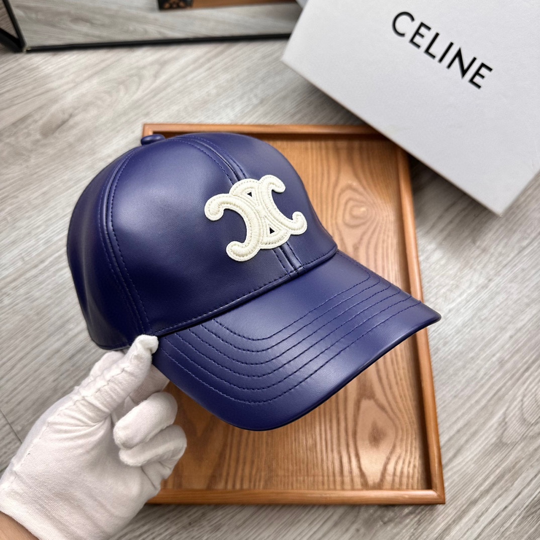 。赛琳。专柜11皮帽子。【配防尘袋】新品棒球帽！材质：Pu➕小羊皮！炸街必备单品！颜色大气！款式新颖别致