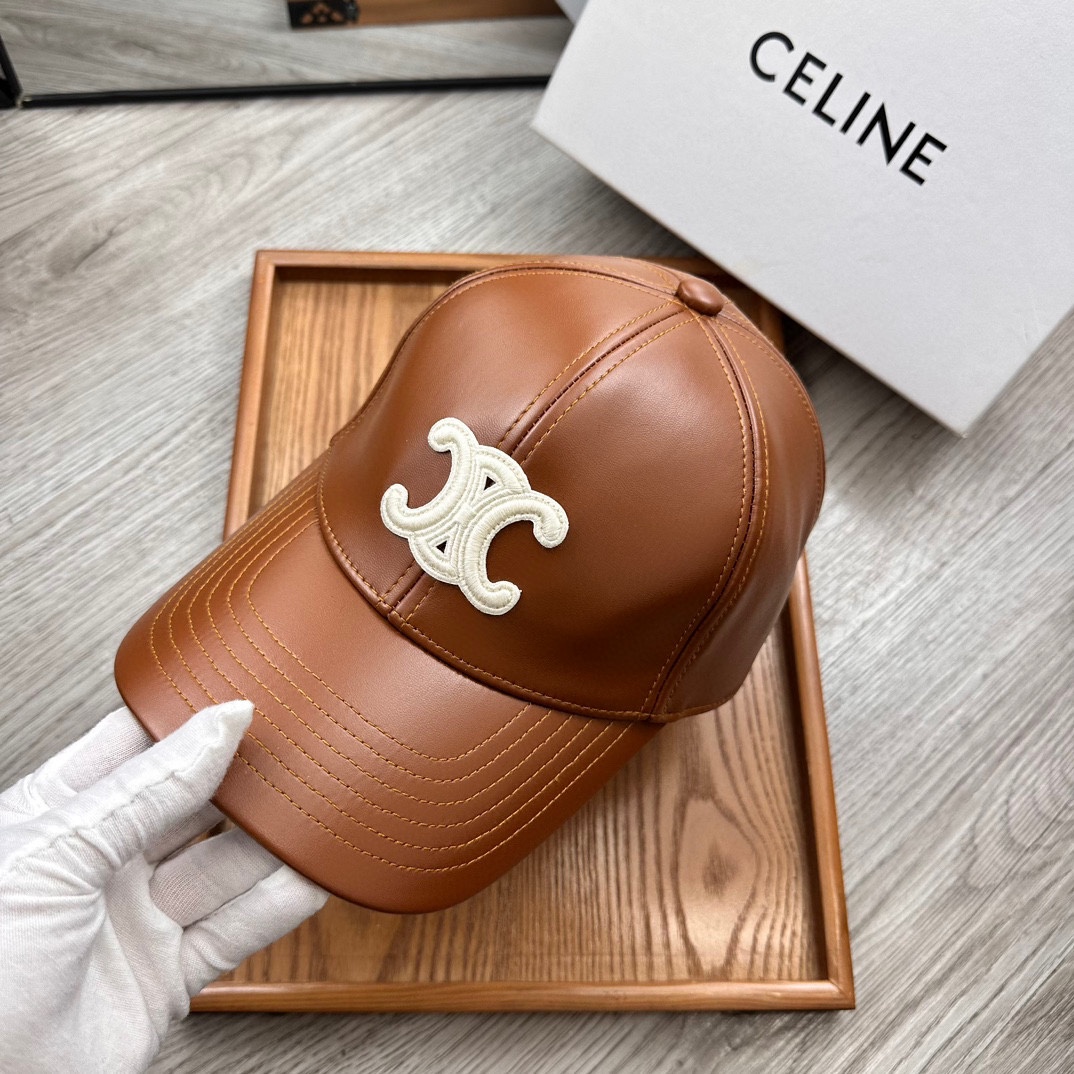 。赛琳。专柜11皮帽子。【配防尘袋】新品棒球帽！材质：Pu➕小羊皮！炸街必备单品！颜色大气！款式新颖别致