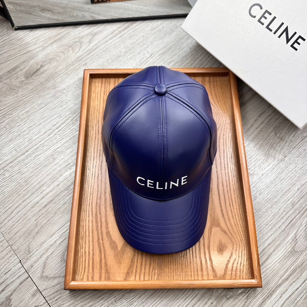 。赛琳。专柜11皮帽子。【配防尘袋】新品棒球帽！材质：Pu➕小羊皮！炸街必备单品！颜色大气！款式新颖别致