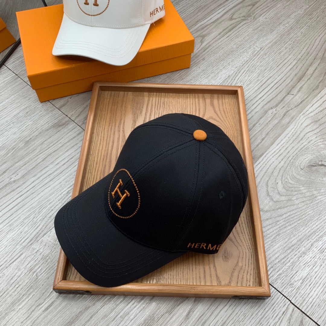 。H家。【配防尘袋】新品棒球帽！材质：纯棉！透气性好！夏天防晒，秋冬百搭必备单品！颜色大气！款式新颖别致