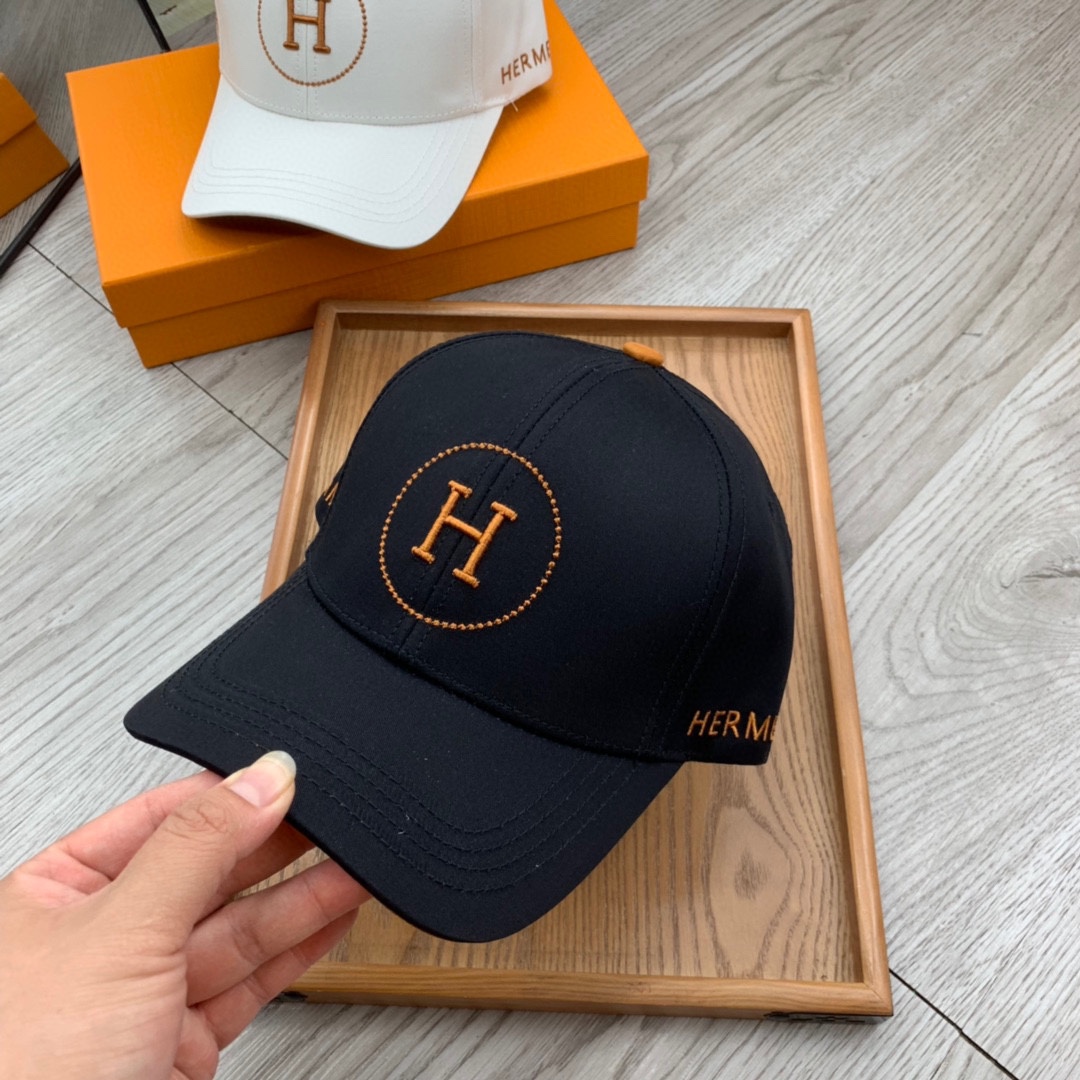 。H家。【配防尘袋】新品棒球帽！材质：纯棉！透气性好！夏天防晒，秋冬百搭必备单品！颜色大气！款式新颖别致