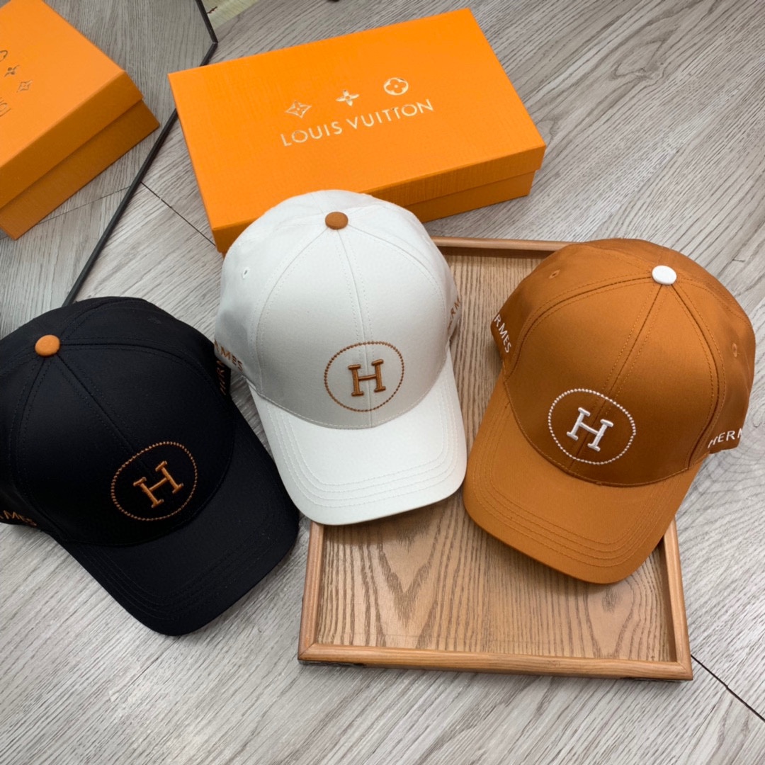 。H家。【配防尘袋】新品棒球帽！材质：纯棉！透气性好！夏天防晒，秋冬百搭必备单品！颜色大气！款式新颖别致