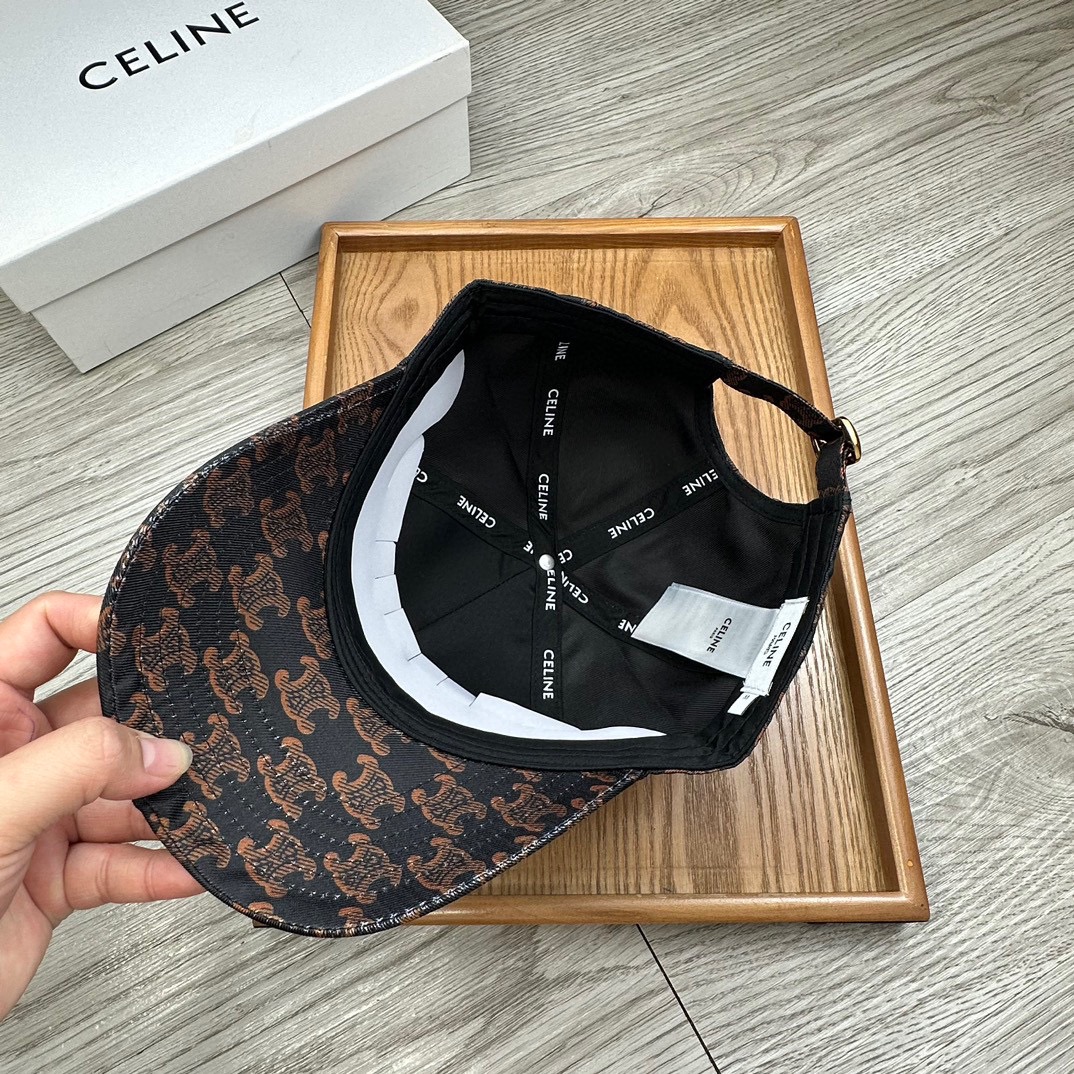 。赛琳。【配防尘袋】新品棒球帽！材质：纯棉！透气性好！夏天防晒，秋冬百搭必备单品！颜色大气！款式新颖别致