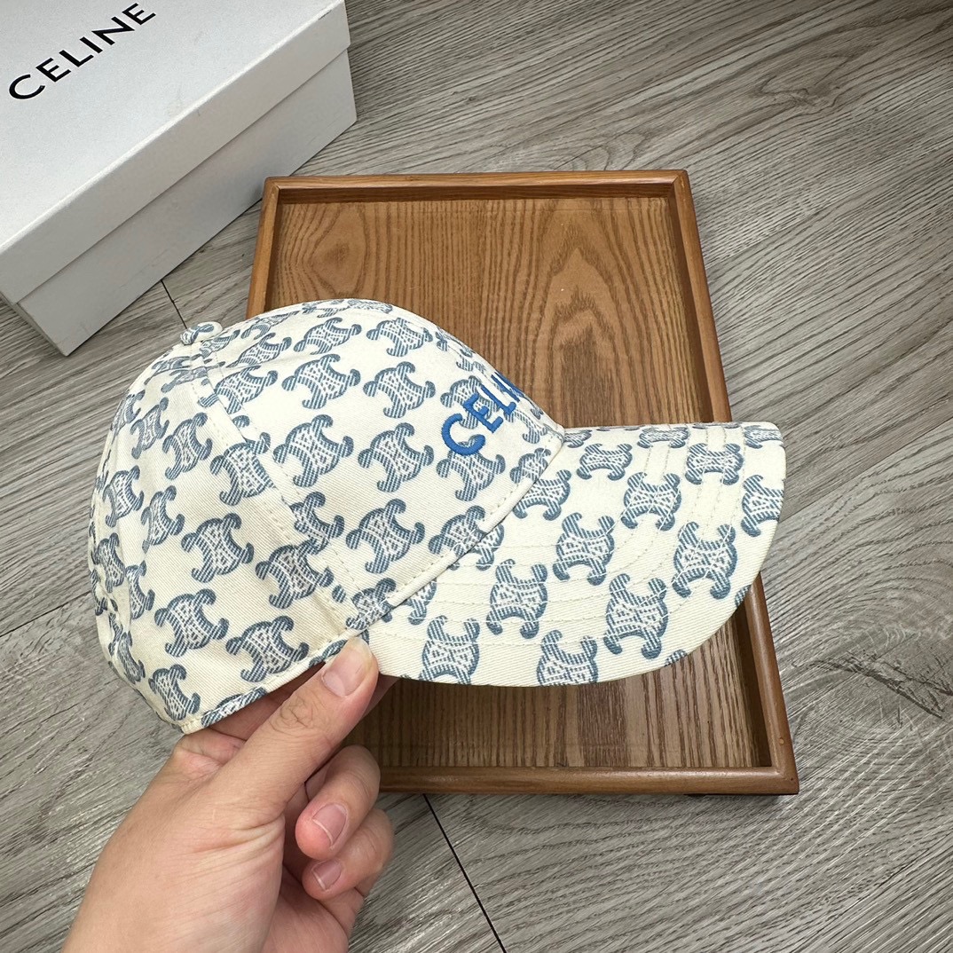 。赛琳。【配防尘袋】新品棒球帽！材质：纯棉！透气性好！夏天防晒，秋冬百搭必备单品！颜色大气！款式新颖别致