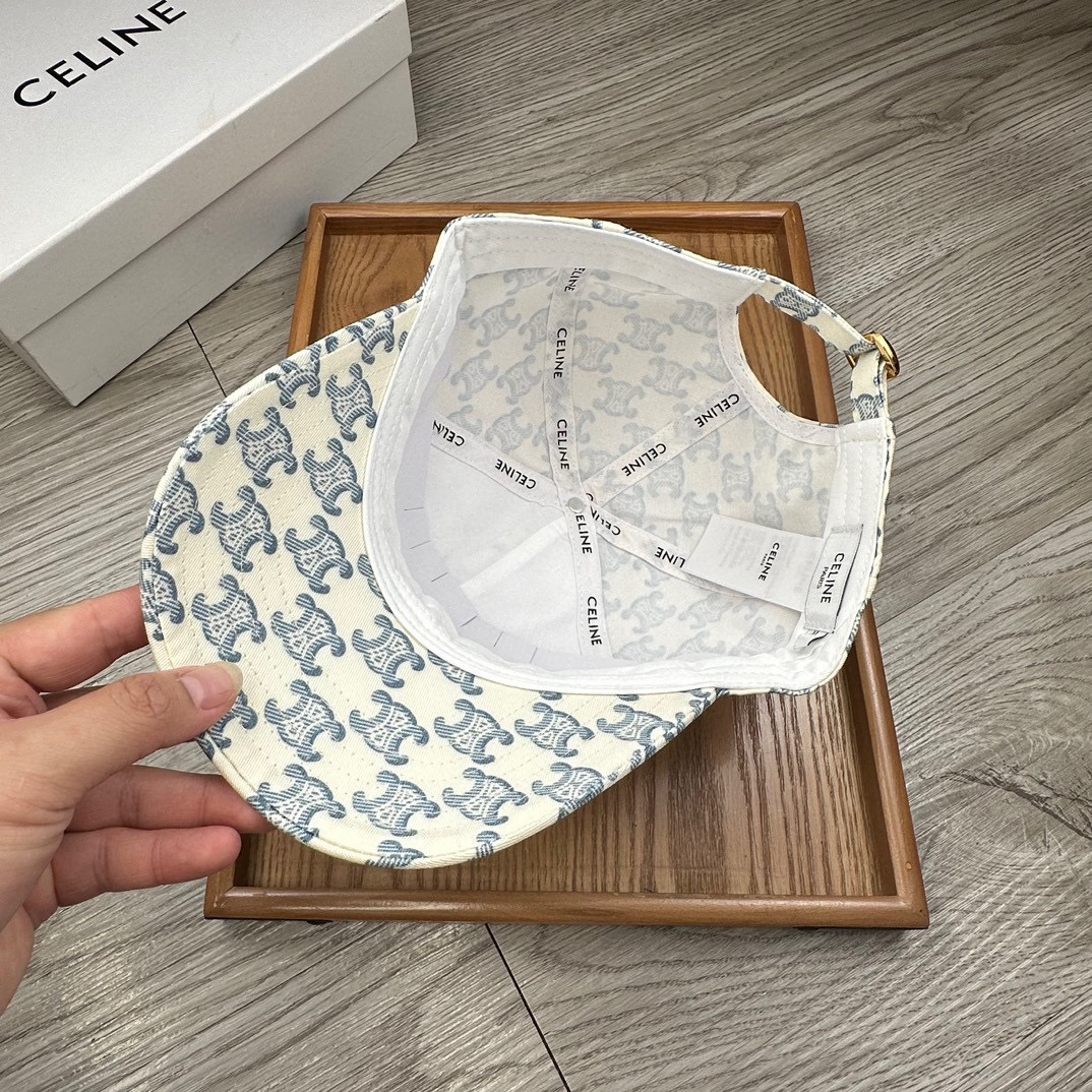 。赛琳。【配防尘袋】新品棒球帽！材质：纯棉！透气性好！夏天防晒，秋冬百搭必备单品！颜色大气！款式新颖别致