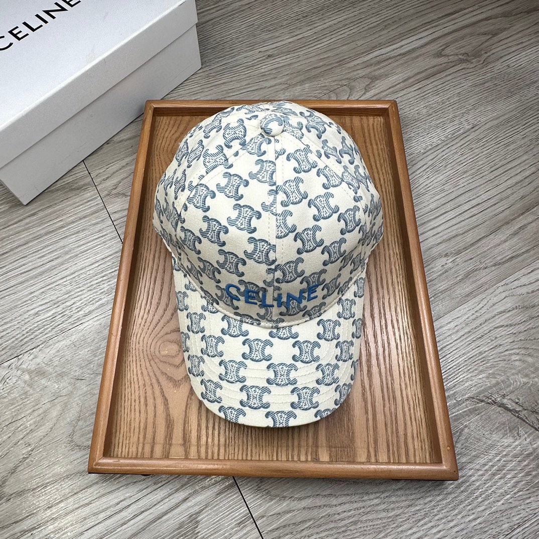 。赛琳。【配防尘袋】新品棒球帽！材质：纯棉！透气性好！夏天防晒，秋冬百搭必备单品！颜色大气！款式新颖别致