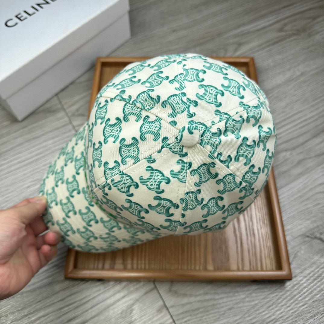 。赛琳。【配防尘袋】新品棒球帽！材质：纯棉！透气性好！夏天防晒，秋冬百搭必备单品！颜色大气！款式新颖别致