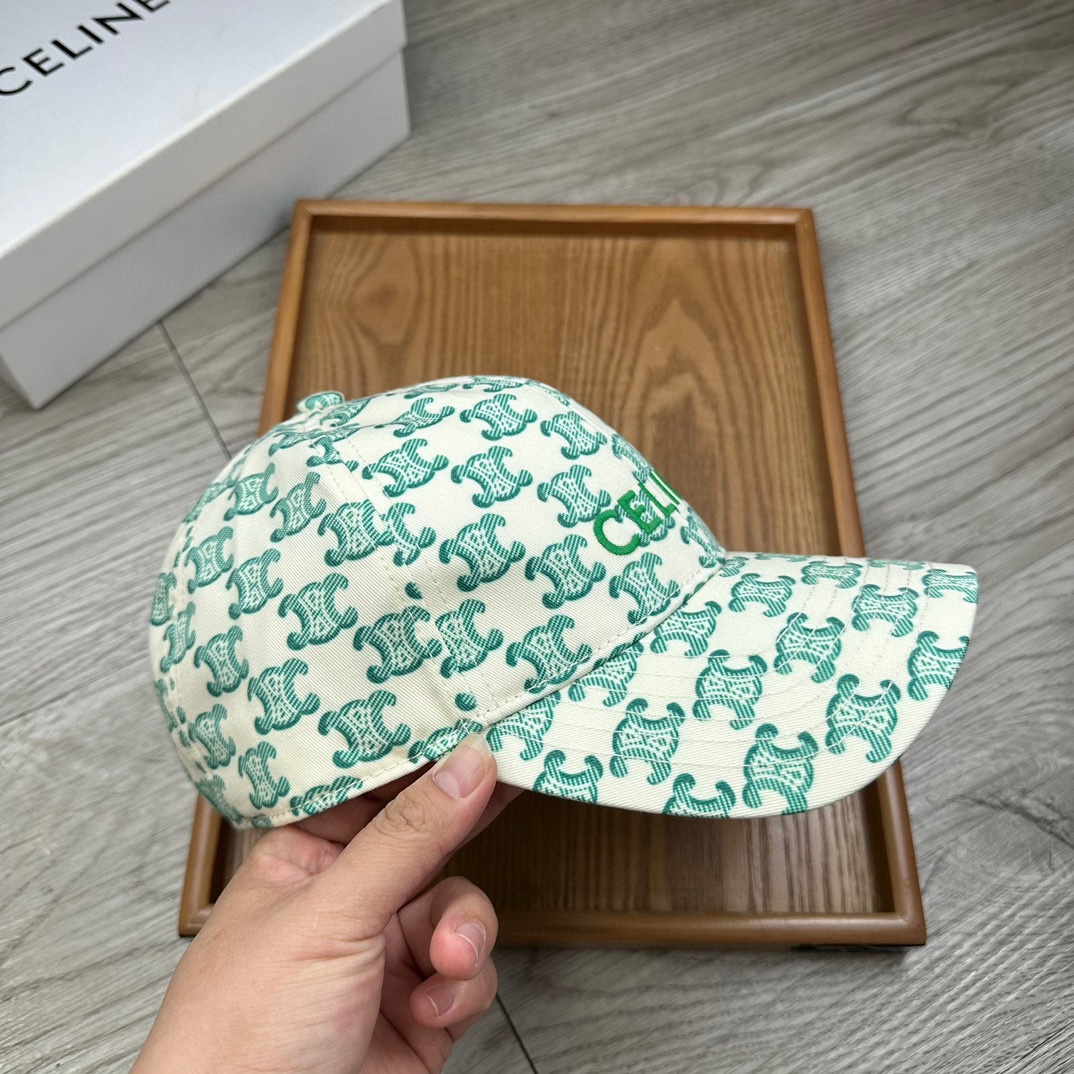 。赛琳。【配防尘袋】新品棒球帽！材质：纯棉！透气性好！夏天防晒，秋冬百搭必备单品！颜色大气！款式新颖别致